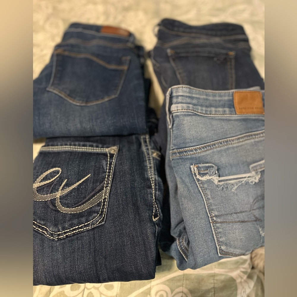 Bundle of 2 Express jeans 1 Hollister Jean & 1 American Eagle